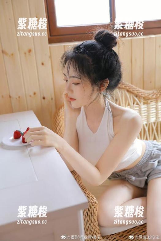 无意间刷到的17吃瓜网视频，里边的尬聊我到底该不该捧场？