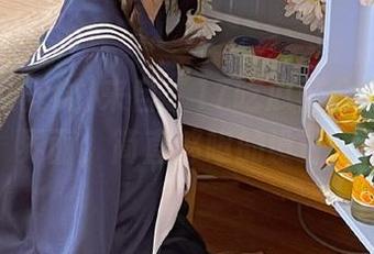 来自“17吃瓜群众”的iOS界面，简直够呕的设计…