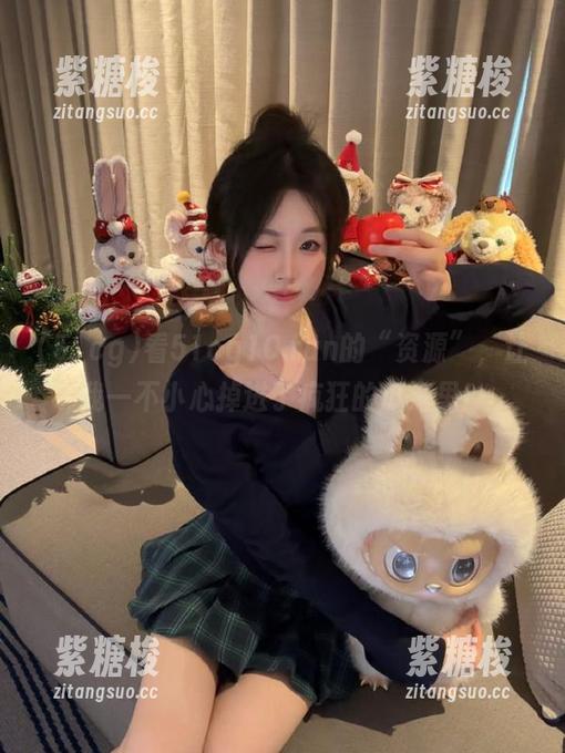 51cg 看51cg10.fun的“资源”,让我一不小心掉进了疯狂的瓜海里!