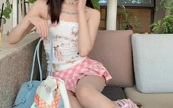 想不到吧，“51在线吃瓜”视频里竟然有神奇的扭腰技术？