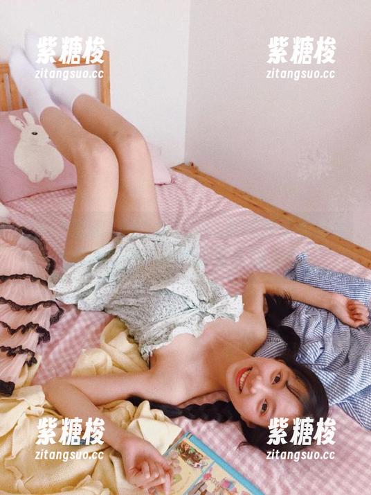 911吃瓜iOS版的推送就像个小闹钟，时不时叫我起床追八卦！