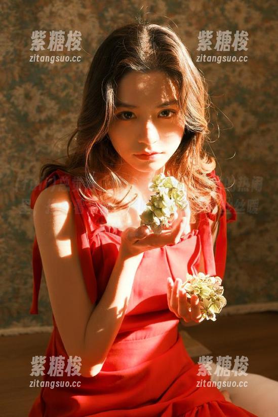 总觉得“fuli53.net”网站的热闹里，掺杂着点啥…醋味？好像还有丝丝暧昧的感觉呢。