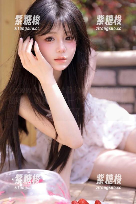不小心陷入www.17www的网页，仿佛走进了一个只讲梦话的世界，太神奇了。
