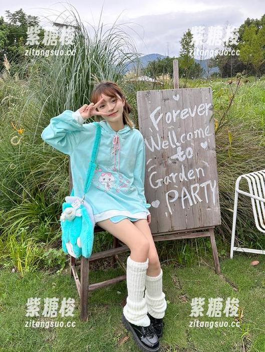 先下载“吃瓜91”，在线小道消息实时送上，让你永远不会掉队