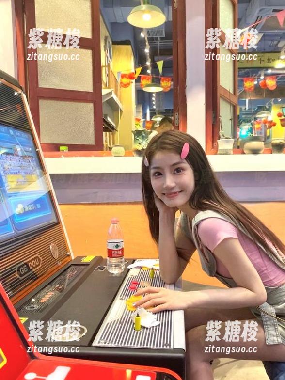 吃瓜网 俄罗斯的新奇“水上摩托”,吃瓜网发布打脸图