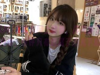在吃瓜网上登录，探花发了一条：花月夜，也许只有我属于月光下的花。