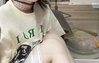 独家大揭秘在吃瓜网首页，满满一栏，让我一边吃瓜一边心里嘀咕：这世界真是个大舞台。
