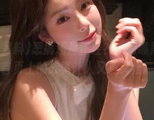 恶搞还是正经？“网曝黑料”首页上的故事让人又爱又恨。