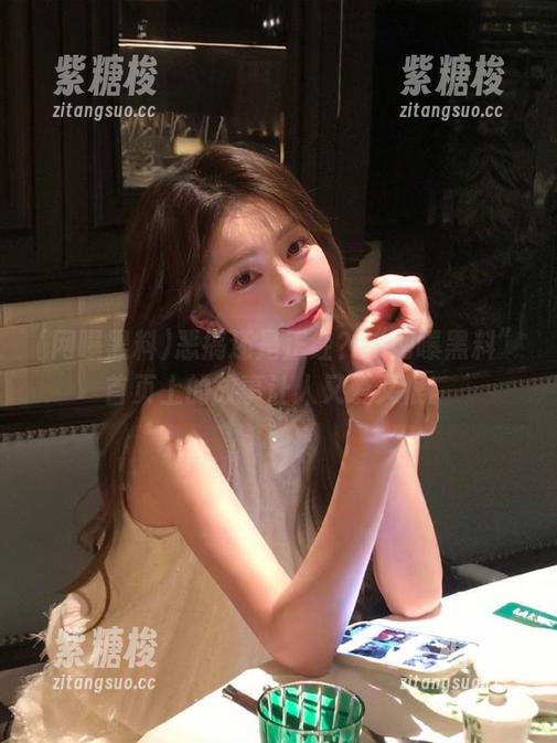 恶搞还是正经？“网曝黑料”首页上的故事让人又爱又恨。