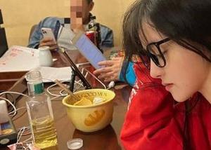 别说了，观看黑料91就要捧一把桃子瓜子，太欢乐了！
