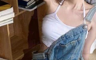 晚上的影视剧让我想起“黑料吃瓜网站”，永不迷路的猛料，给我加点盐呗！