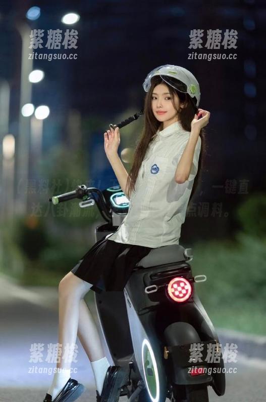 快来！下载“黑料社”，一键直达八卦潮流，生活真正需要点调料。