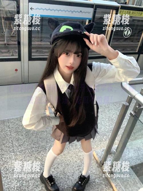 黑料网 黑料网传送门开到后半夜,喝着浓浓的八卦汤,吃瓜不怕辣!